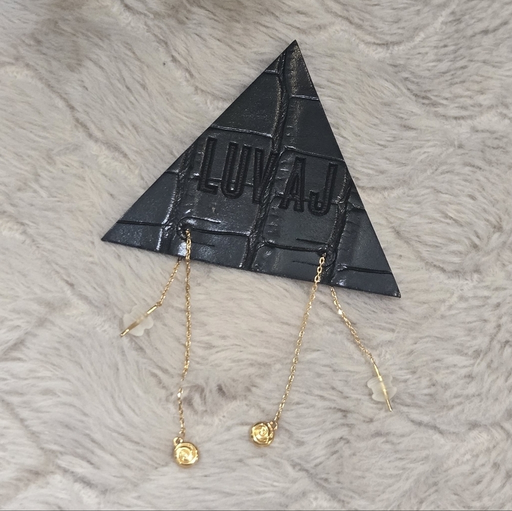 LUV AJ Gold-Plated Shell Coil Threader Earring - new in bag!